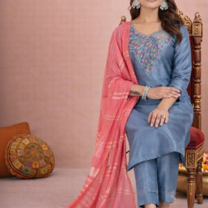 Klotden Women Ethnic Motifs Embroidered Regular Thread Work Kurta with Trousers & With Dupatta - Image 4